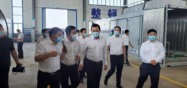 朝陽市委副書記、市長謝衛(wèi)東蒞臨一諾環(huán)保產(chǎn)業(yè)園考察并指導(dǎo)工作